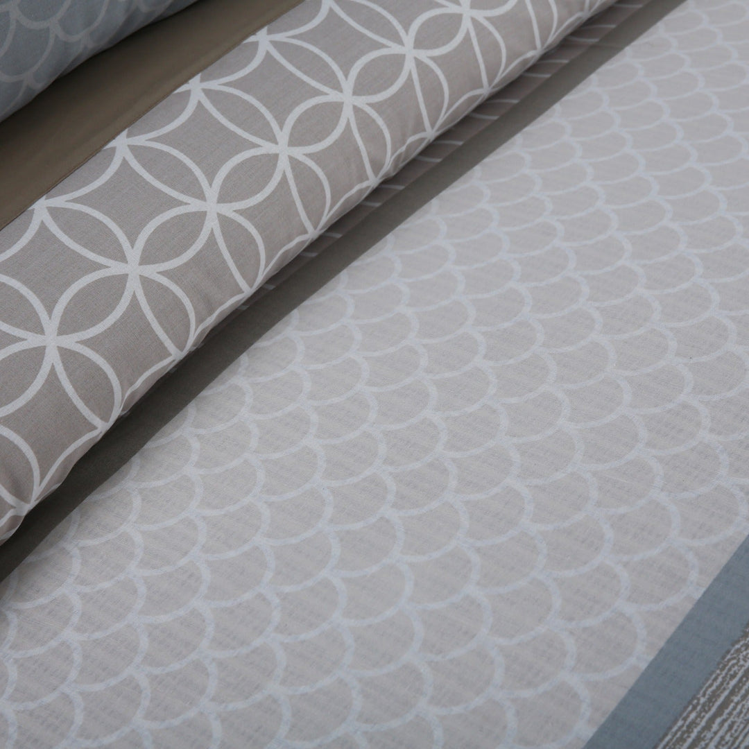 3 Pcs Cuffed Printed Bedsheet Set - 1270