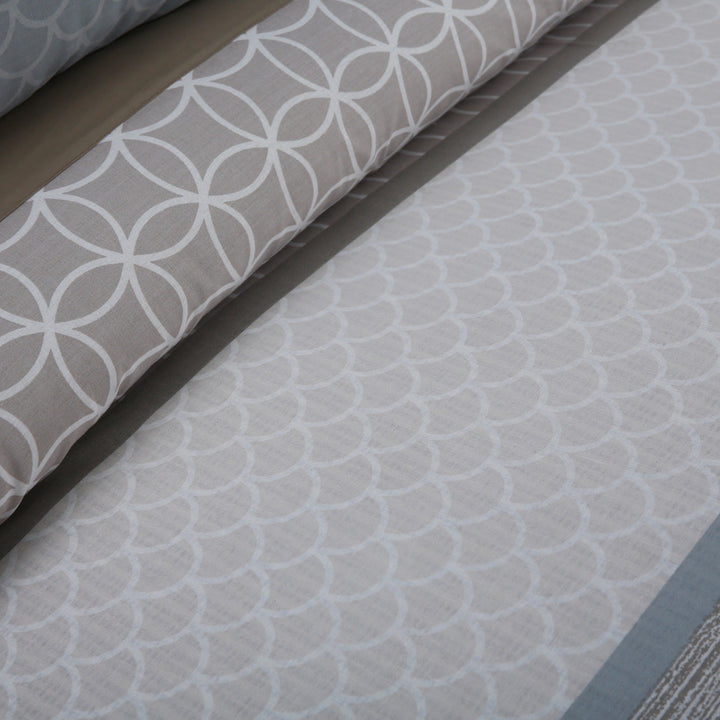 3 Pcs Cuffed Printed Bedsheet Set - 1270